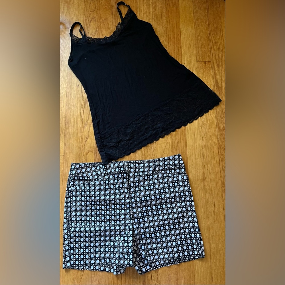White House Black Market (WHBM) black and white geometric shorts, size 6.